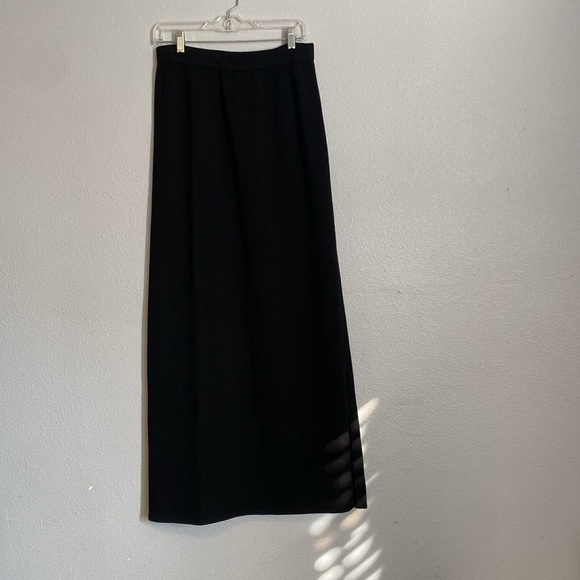 St. John Evening Crystal Embellishments Skirt Suit Set 2 Piece Two Piece - Picture 5 of 7